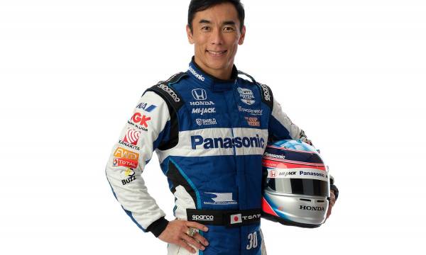 NFTブロジェクトも手掛けている「Buzz & Co Group」が「インディ500」優勝の佐藤琢磨選手とスポンサーシップ契約を更新