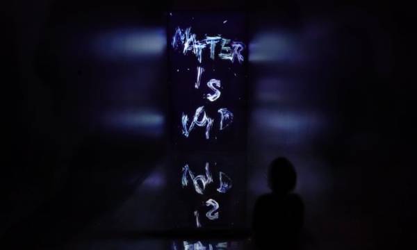 チームラボプラネッツはチームラボ初のNFT作品《Matter is Void》を11月から展示